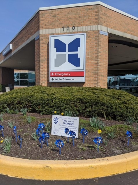IndianaDCS's tweet image. Our Decatur County office, along with our friends at Prevent Child Abuse Indiana, stepped up big when it came to pinwheel planting!

Pinwheels are an important symbol of #ChildAbusePreventionMonth. It's heartwarming to see them popping up all over the state!

#StopChildAbuse