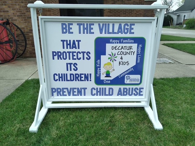 IndianaDCS's tweet image. Our Decatur County office, along with our friends at Prevent Child Abuse Indiana, stepped up big when it came to pinwheel planting!

Pinwheels are an important symbol of #ChildAbusePreventionMonth. It's heartwarming to see them popping up all over the state!

#StopChildAbuse
