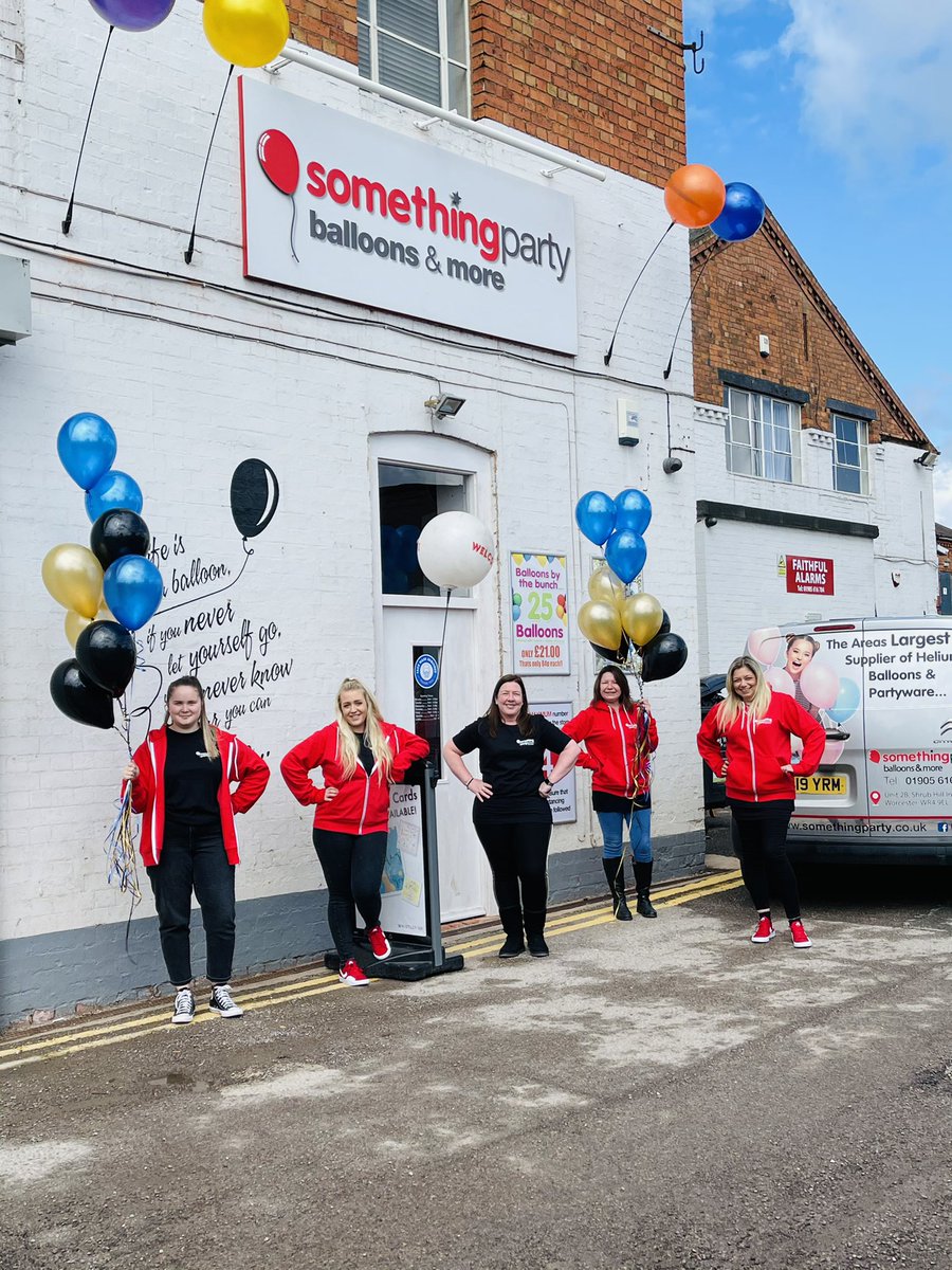It’s great for us all to be back and see customers in the shop again! 🎈🛍 Somethingparty.co.uk #balloonshop #WorcestershireHour #balloons #partyshop #balloondisplays #april12th #worcestershirebusiness