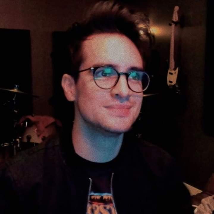 Happy Birthday Brendon Urie <3.
Love U   