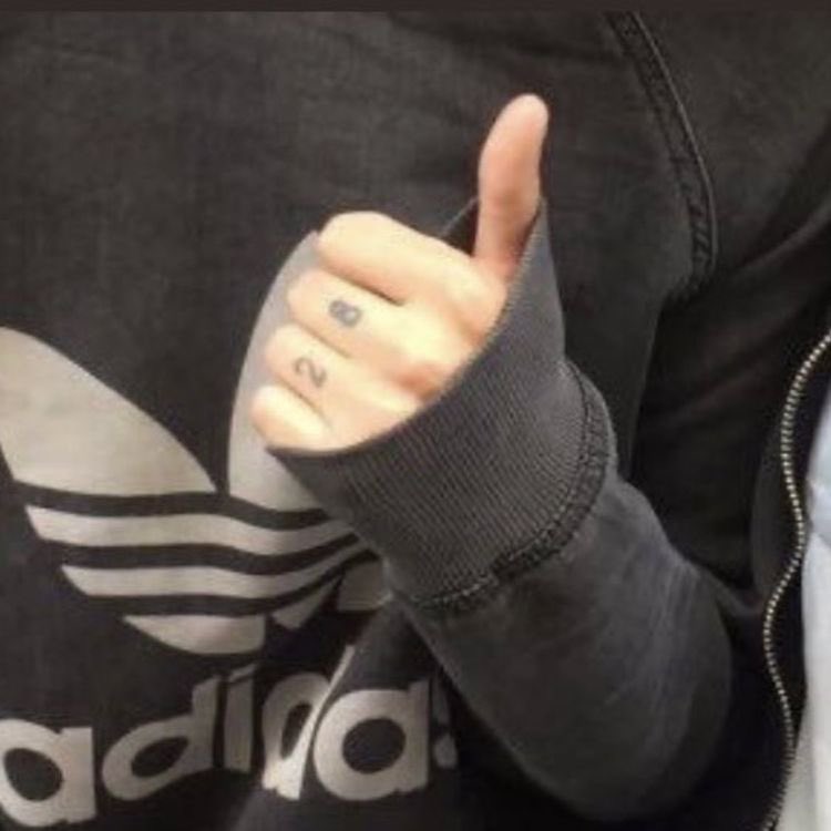 louis’ hands appreciation thread
