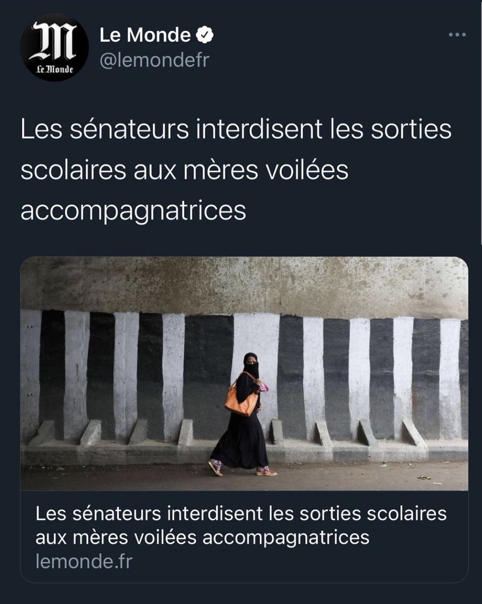 T_Bouhafs's tweet photo. Le sénat                      Le sénat
du Canada.                 de France. https://t.co/pRPWKLspY4