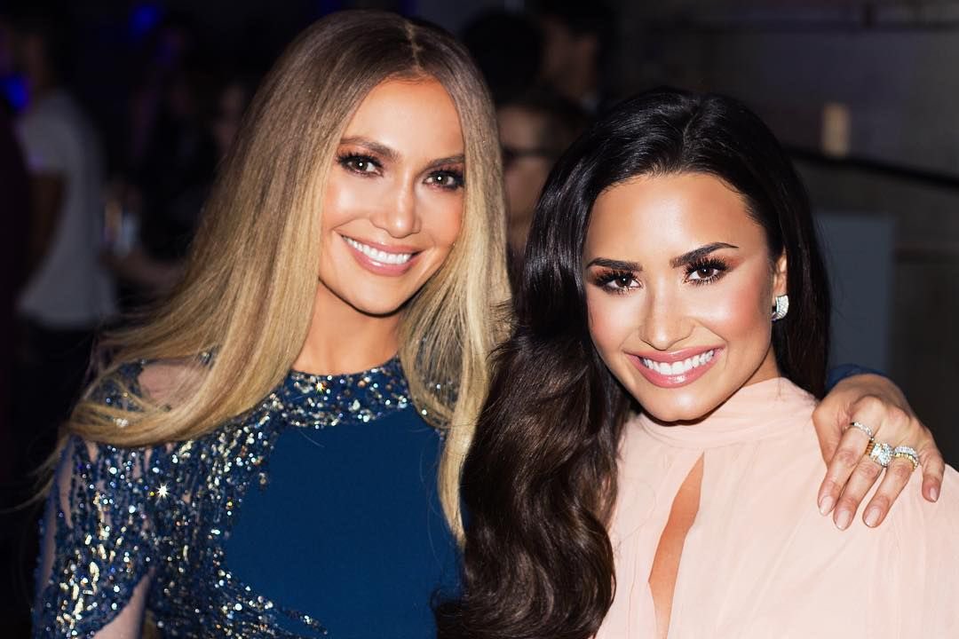 Demi Lovato:”She is such a strong person, so empowered by her own career and her life. She has taught me a lot throughout my career.”