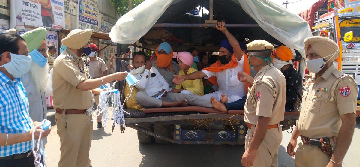 PP_Hoshiarpur's tweet photo. Get vaccinated Be safe lets fight corona together-
District Hoshiarpur Police organised COVID-19 testing, Mask distributions and Vaccination camps are conducted at various places in district Hoshiarpur.
@PunjabPoliceInd #GetVaccinatedFirst #HoshiarpurPolicepun https://t.co/HnDTiWDDVW