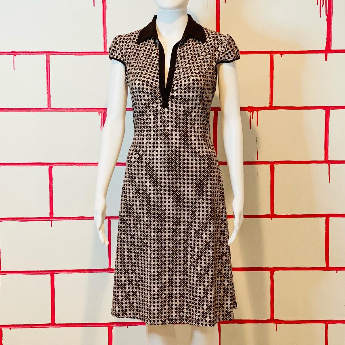 IScalpels's tweet photo. Long shirt dress with back strap 👗 FREE shipping in the US⚡️

Price: $25
Brand: Lola
Size: Medium 
Color: white and brown pattern with gold accents

📍Free local pick up in the Omaha, NE area. 

Payment via PayPal or Venmo 🤑
DM if interested 💌

#Iplaywithscalpels #ShopMyCloset https://t.co/xBn5M5wBx7