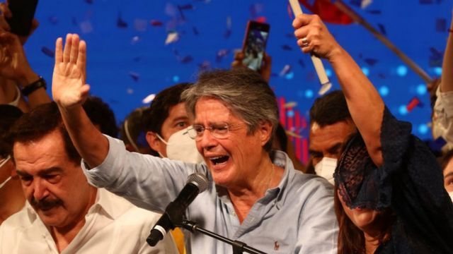 Guillermo Lasso venció a Arauz con el 52,5% de votos y fue electo presidente de Ecuador buff.ly/2QlMKtC