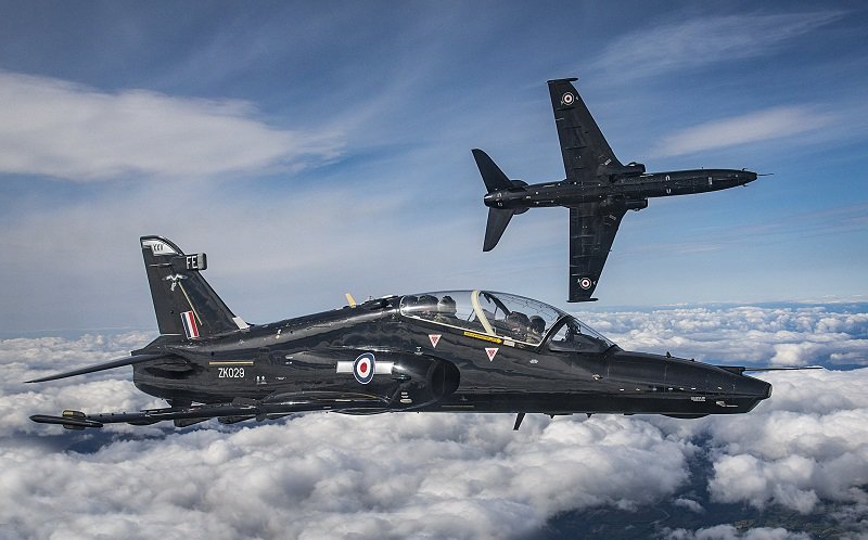 ShephardNews's tweet photo. The new RAF/QEAF Hawk squadron is bringing major benefits to both parties but especially to the RAF. https://t.co/QAEsYre4WP #Defence #Military #Training https://t.co/MCuXyp54pg