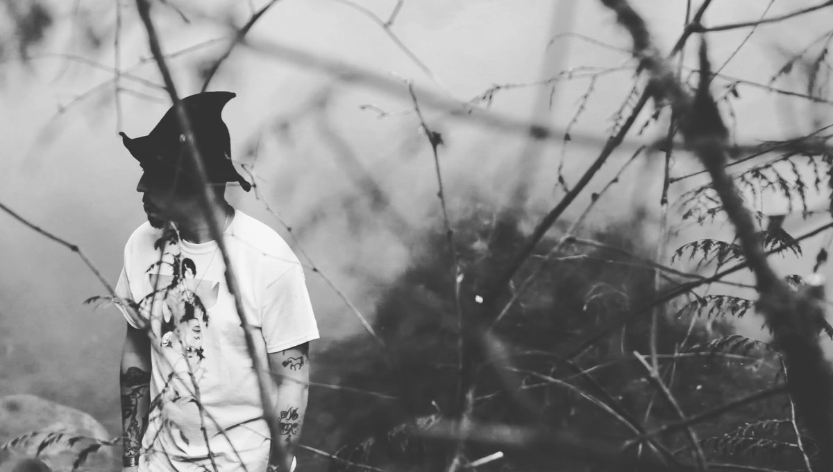 onozz717's tweet photo. T minus 1 hour till #HellNahVideo ⚔

#dtsLORE https://t.co/c2X76qQBdJ