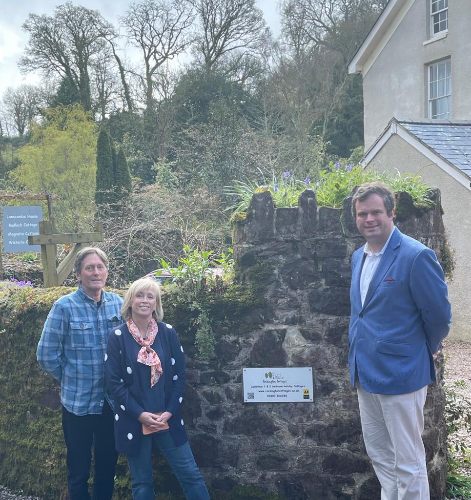 kevin_j_foster's tweet photo. Great to be in #Cockington today for a chat with Leon &amp; Paula Butler as they reopen their holiday cottages. Good to hear of strong bookings as we start to reopen our bay to tourists. #BoostTorbay #TorbayHour https://t.co/ABDB1h95z8