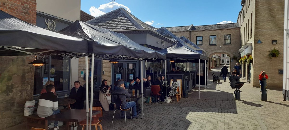 Guess who's back at last 🍺🍹🍸🍻🥂🥃

We are here everyday from midday with a new food menu and drinks so make sure you pop down for a cocktail or 10 why not