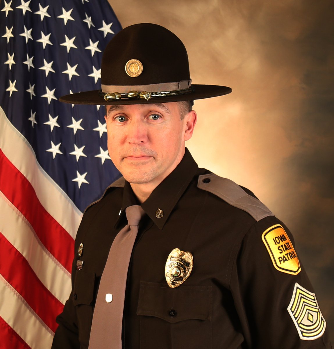 MCTCtraining's tweet photo. Our hearts go out to Sgt. Jim Smith who was slain in the line of duty on Friday. His job was to protect us and our families. Now it's our job to make sure he and his family are remembered for their service to our community. We stand strong during family in this time of mourning. https://t.co/NCYhuCg9QP