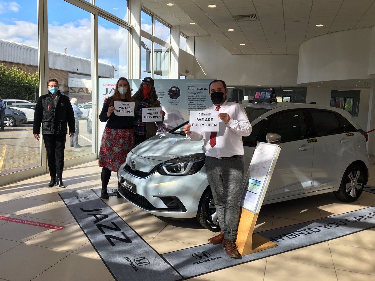 EmmaCooper2021's tweet photo. Yet more customers @MarshallHonda #Harrogate today buying their BRAND NEW #honda #jazz from @Ben_Webb93 🙌🏽🙌🏽

Our smooth, safe Test Drive process completing the full experience for our very happy customers today☀️👌🏽😷
#teamwork #marshallhondaharrogate @CaroleMerry @tracey_haddow https://t.co/wG117FvEfF