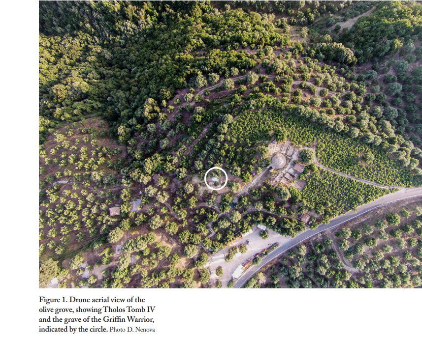 LeachGreekTombs's tweet photo. Below is an areal view of Tholos Tomb IV, located in Plyos. These tombs are above ground and have many other tombs around them. The circle area is actually a chamber tomb, called the Griffin Warrior Tomb. https://t.co/GR8P643jkH