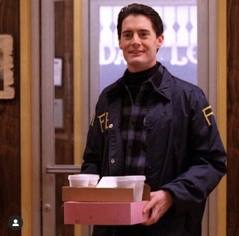 _peaksfreak_'s tweet photo. It was Coop’s turn to bring the coffee and donuts today...  so who wants some?!?! 😉  I hope he remembered the chocolate-filled ones.... 🍩 
Happy Monday.  Hope you all have a great one.  ♥️ 🤗 #TwinPeaks #DaleCooper #DamnFineCoffee https://t.co/djjQwnAEry