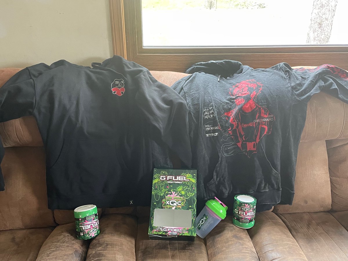 boimeetsworld's tweet photo. What a fucking wake up man. Juiced out the wazoo. #XQCL #CorpseHusband https://t.co/9HvKg744HY