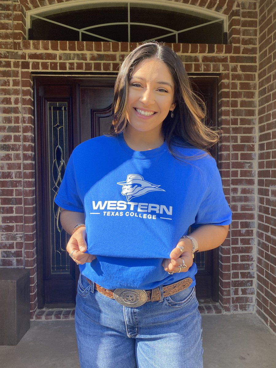 AlmaVVargas's tweet photo. Trading in my purple and gold for blue and green!💙💚 So excited to announce my commitment to further my academic and volleyball career at Western Texas College! Thank you to all of my coaches, teammates and family for helping me achieve my dreams!! #GoWesterners https://t.co/XbqaHzuRA0