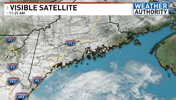 LexieOConnorWX's tweet image. Still stuck in the clouds over southern Maine and New Hampshire, but seeing brighter skies across the Midcoast and points east.  Skies gradually become brighter this afternoon.  I have your forecast coming up today at noon! #liveoncbs13 #WeatherAuthority @WGME