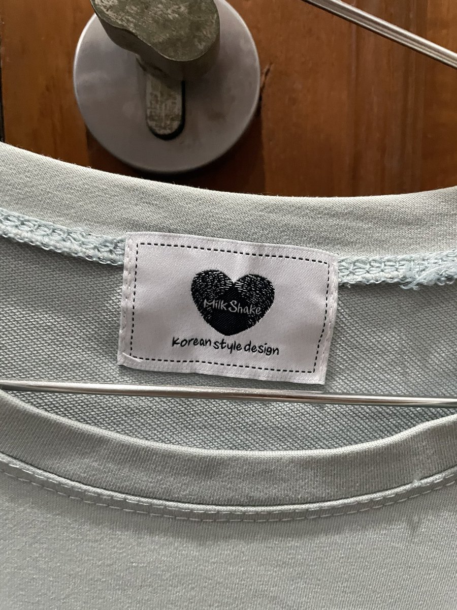 stuff_hand's tweet image. ส่งต่อเสื้อยืดใส่ได้เเค่สองครั้งผ้านุ่มเเต่ไม่ย้วย ส่งต่อ50฿ สภาพนางฟ้ามาก 💗#เสื้อผ้ามือสองราคาถูก #เสื้อผ้ามือ2 #เสื้อผ้ามือสอง #ส่งต่อเสื้อผ้า #ส่งต่อ #เสื้อผ้า #โล๊ะ #ส่งต่อเสื้อผ้ามือ2 #ส่งต่อเสื้อผ้ามือสอง #เสื้อผ้ามือสองสภาพดี #ถูกบอกต่อ #โล๊ะตู้