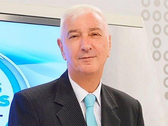 tanoabruzzese's tweet photo. Lamento profundamente el fallecimiento de Mauro Viale. Un periodista excepcional, apasionado y comprometido con su profesiรณn.Mis condolencias a su familia y amigos.
#QDPE https://t.co/z4ZWiM2lVX