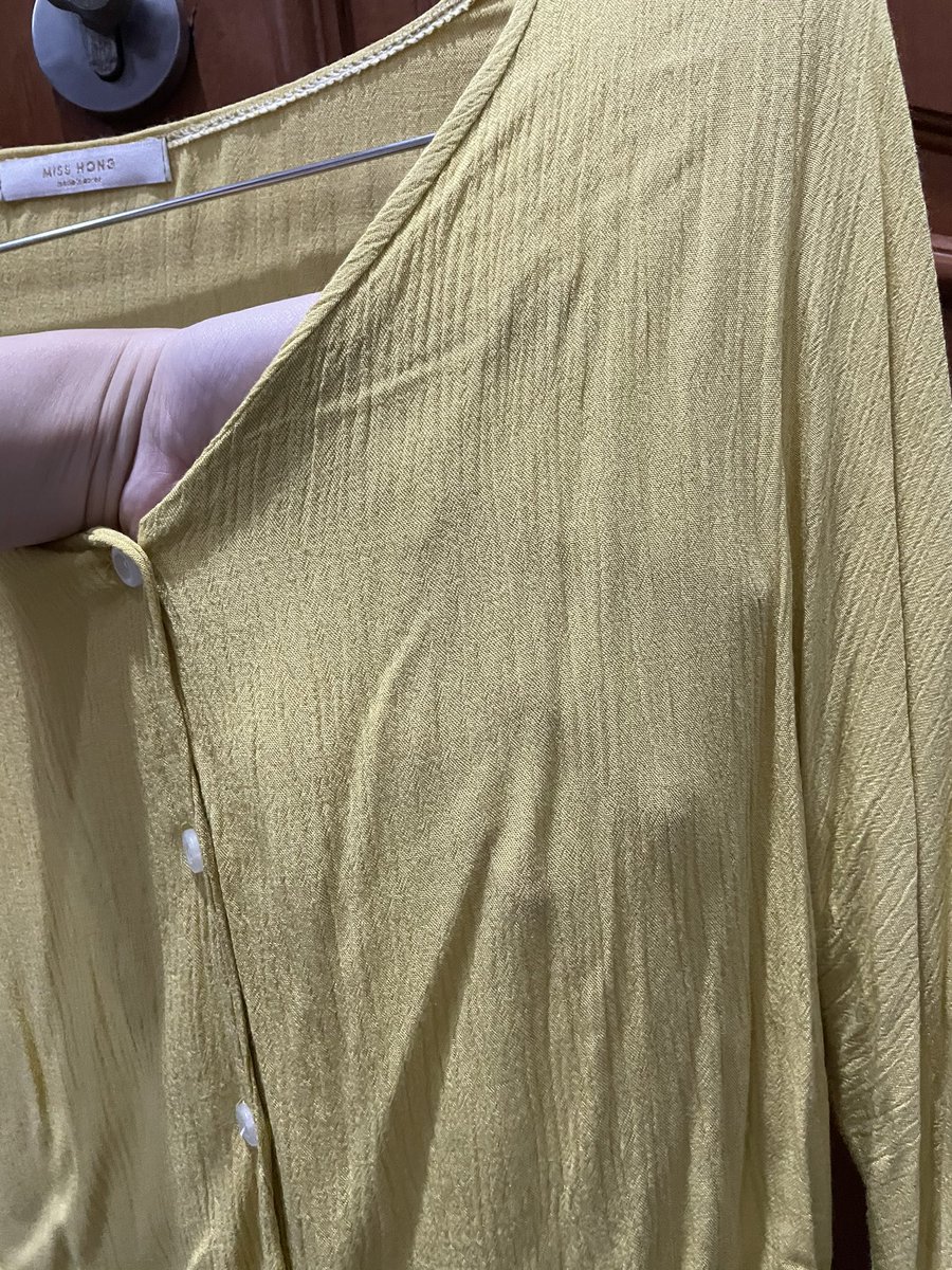 stuff_hand's tweet image. ส่งต่อเสื้อซื้อตอนไปเกาหลีไม่เคยใส่ 99฿ ผ้านุ่มมาก มีดีเทลตรงเเขนให้ฟีลลูกคุณ#เสื้อผ้ามือสองราคาถูก #เสื้อผ้ามือ2 #เสื้อผ้ามือสอง #ส่งต่อเสื้อผ้า #ส่งต่อ #เสื้อผ้า #โล๊ะ #ส่งต่อเสื้อผ้ามือ2 #ส่งต่อเสื้อผ้ามือสอง #เสื้อผ้ามือสองสภาพดี #ถูกบอกต่อ #โล๊ะตู้