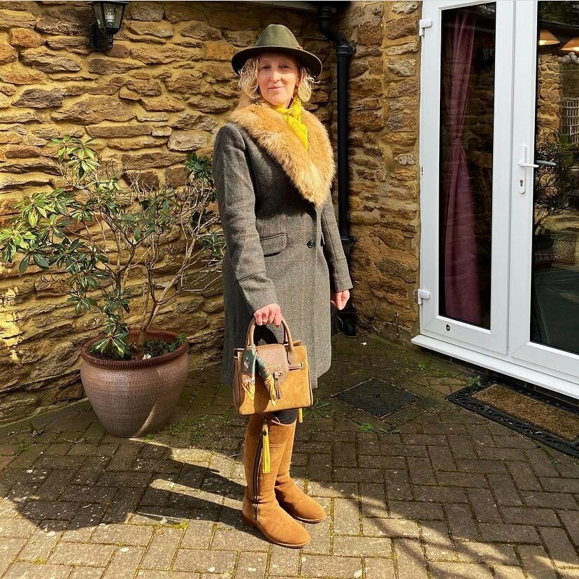 Happy Monday! Hope you had a great weekend.
Love this great photo from a customer wearing the outfit she would have worn to Cheltenham. Looking forward to those days again!
#customerphoto #hatsfortheraces #cheltenhamfestival #cheltenhamraces https://t.co/BY4h5lcBn5 https://t.co/H838hWpmJK