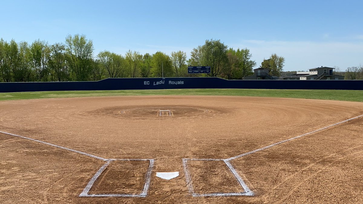 It’s a beautiful Royal Gameday here on Campus as our #SoftballRoyalty take on Cottey College in a DH. Game times are 1 and 3. 

Action shots, game updates, and more will be given here, so stay tuned!