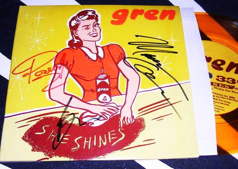GrenTheBand's tweet photo. “She's wicked, Angel of death's in her eyes...She shines!” 🤘 Check out this vinyl single of Gren’s “She Shines” autographed by the band!
#gren #sheshines #autographedalbum #autographed #autographedvinyl #grunge #90srock #90sgrunge #altrock #grungerock #albumcover #vinylart https://t.co/bnOPKLwJaG