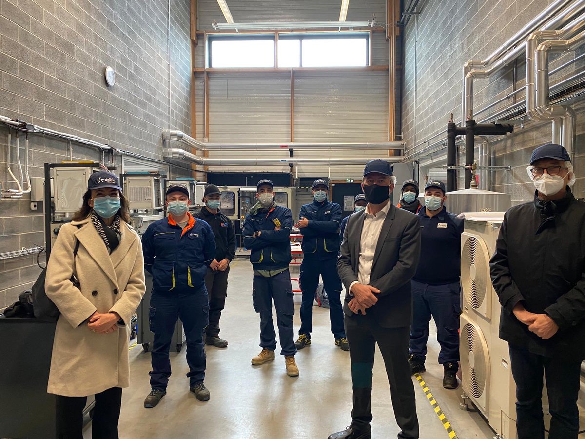 ThibautGuilluy's tweet photo. Avec @JehannoSylvie, PDG de @dalkia, visite ce jour du #CampusDalkia qui forme chaque année près de 200 alternants aux indispensables métiers de la transition énergétique.

Un engagement qui s’inscrit dans le cadre de la mobilisation https://t.co/O5Zbe9FfxL
#1jeune1solution https://t.co/vZ4w8lYCoy