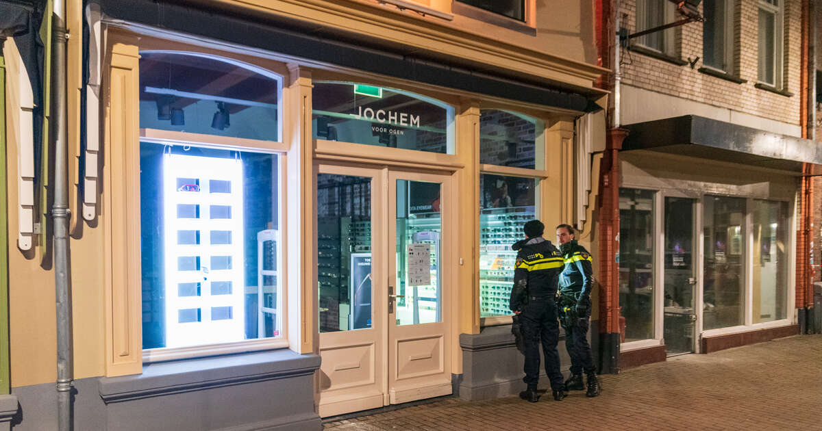 Grote hoeveelheid dure brillen gestolen in Zwolle, politie zoekt getuigen..