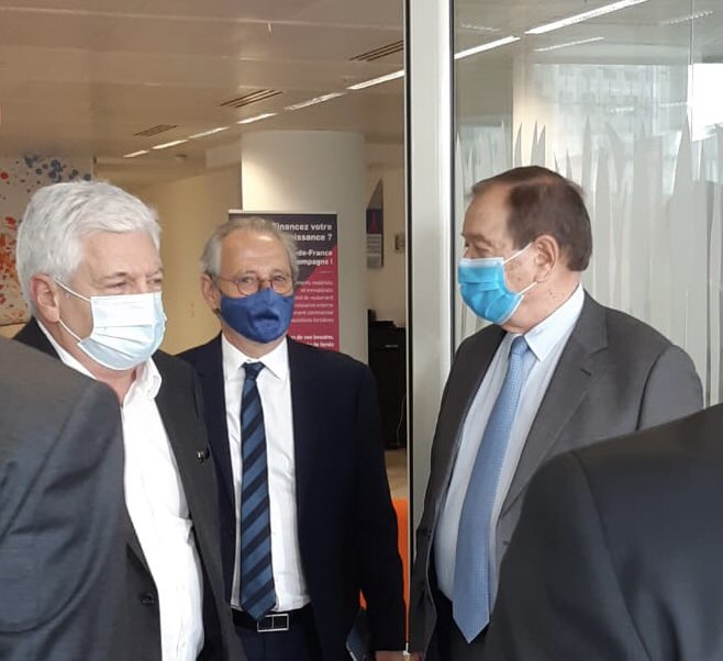 MilletThierry4's tweet photo. Très heureux d’avoir contribué à la mise en place d’une convention entre la Ville de Rueil Malmaison et la CCI 92 pour l’accompagnement des commerçants avec la présence de P. Ponthier Pdt de la CCI92 et P. Ollier Ancien Ministre, Maire de Rueil et Pdt de la Métropole Grand Paris https://t.co/7wolw28irA