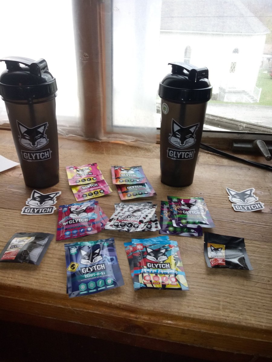 Tikilled's tweet image. So today i got my package and im super exited to try all this flavors out. Me and my wife love the cups. Thank you so much @glytchenergy #glytch Go to glytchenergy.com and order some trust me you'll love it. #mobwithus Use Code: MOB for a 20% discount. @MobSquadGG