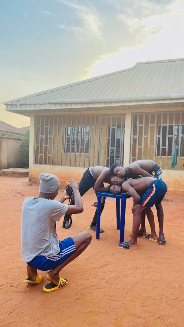 thebookofshaka's tweet photo. HOW IT WAS TAKEN and RESULT

PLEASE HELP ME RETWEET MY WORK. Love y’all 🤲🏽🤲🏽🤲🏽🤲🏽

Ghana | Giant of Africa | Barry Allen | Pantami | Fayose | retraction | Wale | #Binance | #Samifon | ET LOGISTICS ABUJA | #Obhe4loMeGo | Minit | Adesina | Sheikh https://t.co/9RGFohmdee