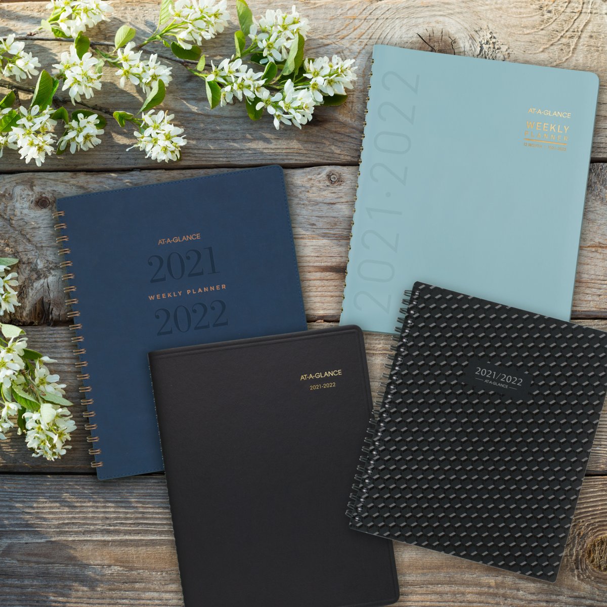 ATAGLANCE's tweet photo. Are you an academic-year person (i.e., your planner runs from July to June)? 👋 Then it's not too soon to start thinking about 2021-2022 planners and calendars.

Get yours now so you'll be ready: https://t.co/VyoJvLR2N0

#myaag https://t.co/JE24wtVLRo