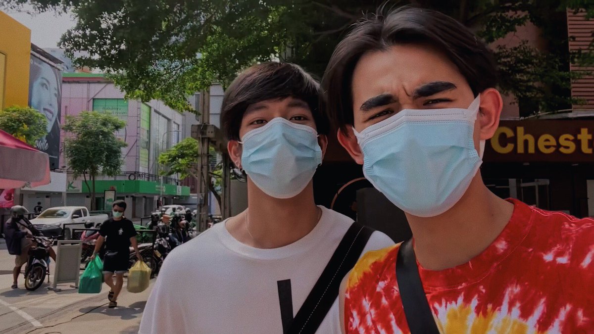 wewedang's tweet photo. ‘Can’t take my eyes off you’

#Drake_Laedeke #FrankThanatsaran #drakefrankchallenge https://t.co/UVIqJHLSIT