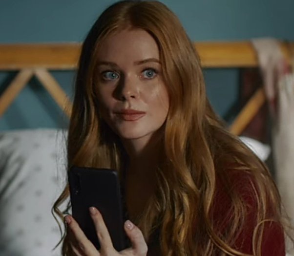 the impact of releasing rosalind was catastrophic. she killed farah and took over alfea. yes, bloom is unaware of this the former but the mere fact that farah told her about how dangerous rosalind is yet bloom still felt unbothered about this situation at the end of s1 is weird.