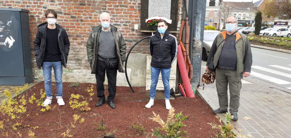 Accompagné des camarades de la section PCF d'Henin-Beaumont, nous avons rendu hommage aujourd'hui à Joseph Fontaine, militant communiste tué par un fasciste alors qu'il manifestait contre une réunion publique organisée par l'Action Française à Hénin-Liétard.