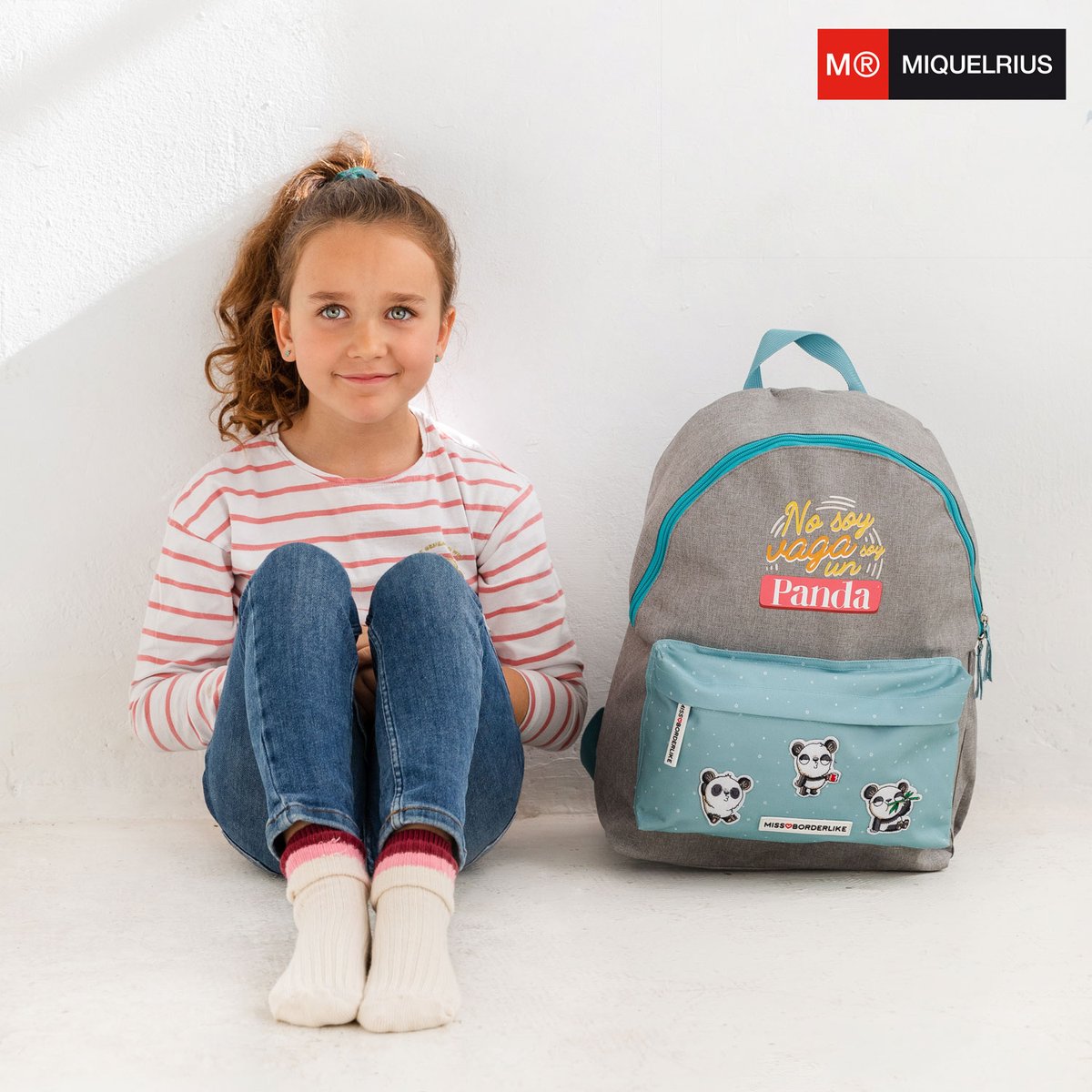 No soy vaga, soy un panda🐼. 

Conoce las divertidas frases de la nueva colección de Miss Borderlike de mochilas, cuadernos y estuches. 

Una pizca de humor que hará que tus días en clase sean mucho más divertidos🥳.
 
¡Ya a la venta!