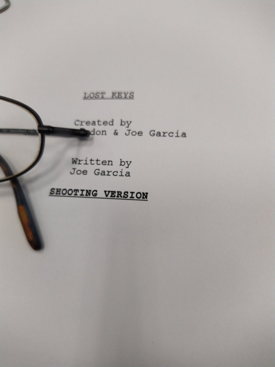 Tablereadtheat1's tweet photo. I quote noted philosopher Beetlejuice: "It's showtime." https://t.co/mzN1SKUNV4