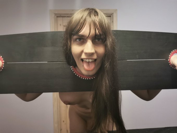 New bed is ready! Comes equipped with pillory, tying points and a cage underneath. So many ways to be