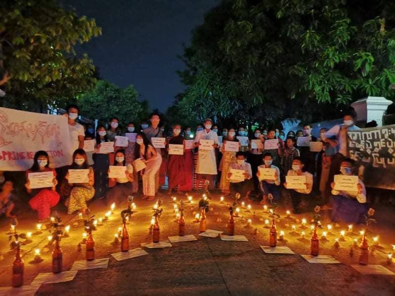 #CandleLightStrike at Mayangone township, Yangon.

#Apr12Coup
#WhatsHappeningInMyanmar