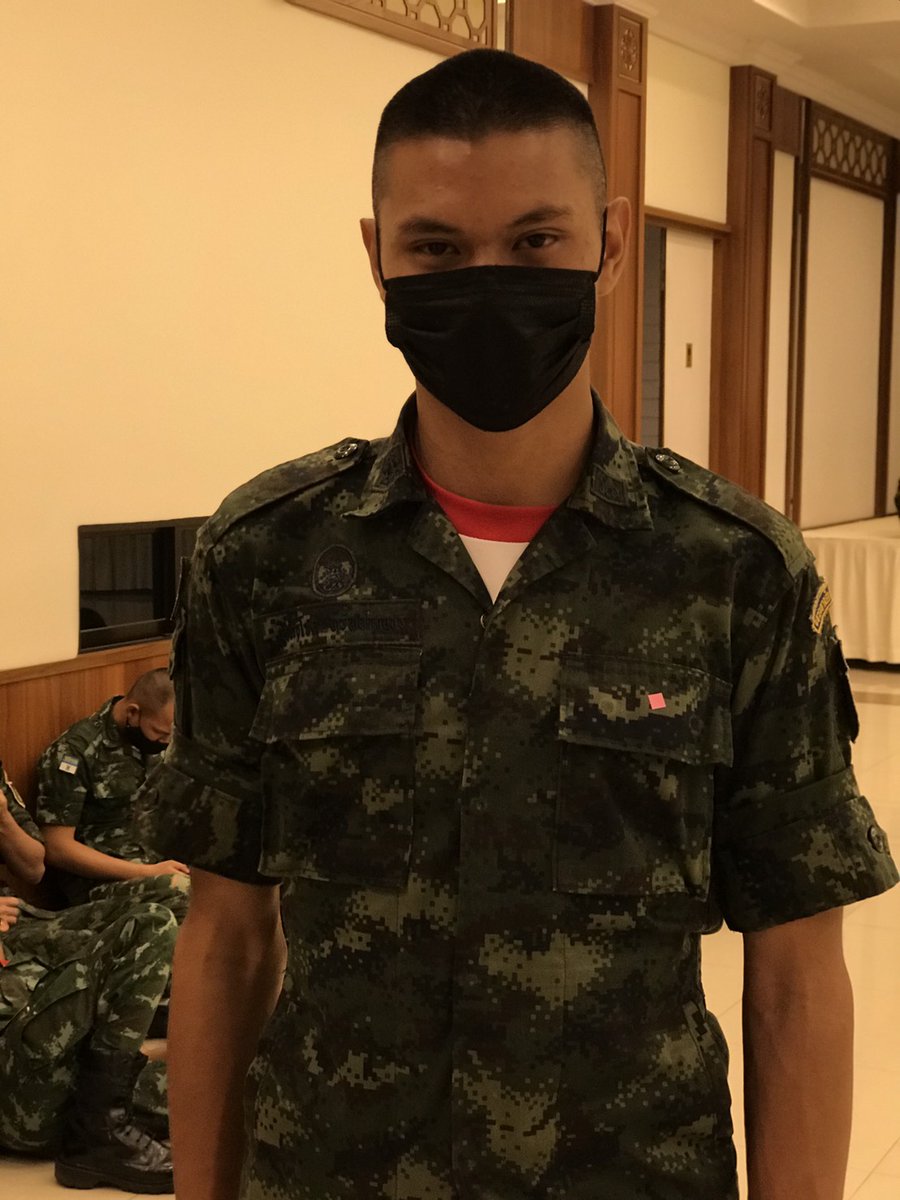 FrongTer's tweet photo. โสดๆแบบนี้พอจะเป็นคนโปรดของใครได้บ้างค้าบ https://t.co/VuRGlYHuzc
