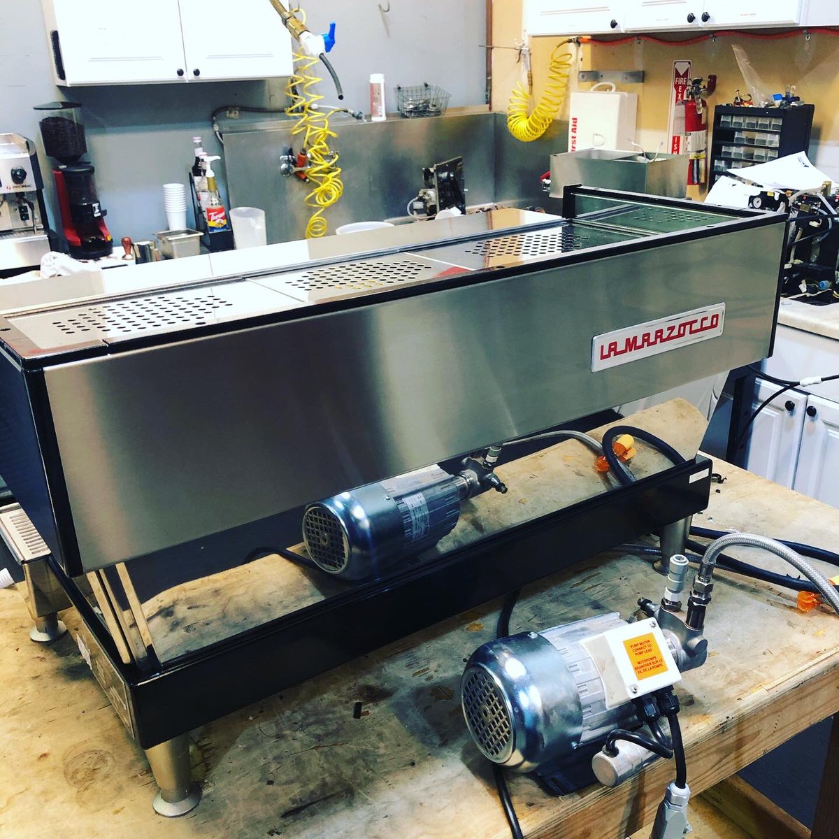 Another Marzocco rebuild in the books! This one came out looking good as new!
•
•
•
#lamarzocco #espressomachine #coffee #coffeelover #espresso #coffeebeans #coffeeshop #rebuild #espressotech #coffeetech #goodasnew #coffeegram #instacoffee #dailycoffee #coffeebreak #coffeetime