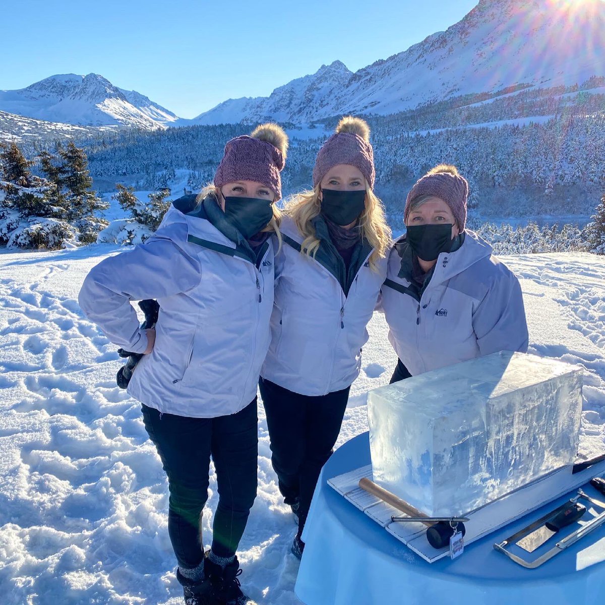 CookingWithAly's tweet photo. That’s a wrap on one of the most memorable experiences of my life! So proud to have finished in the Final Four on the #GreatFoodTruckRace on @FoodNetwork with my @Meatball_Mamas team! So grateful! @FoodNetwork @TylerFlorence #alaska #thegreatfoodtruckrace #meatballmamas #danville https://t.co/Oy4gB8t65N