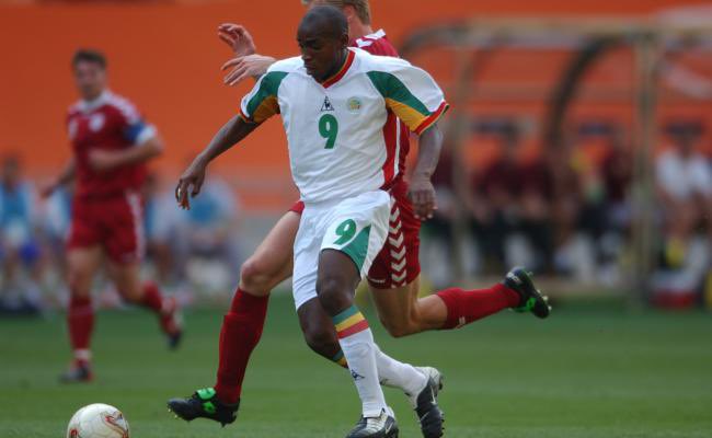 Une dizaine de minutes après le but, Souleymane Camara va toucher le poteau, quelques minutes plus tard nouvelle désillusion pour les Sénégalais puisque l’arbitre va expulser le buteur du côté des lions Salif Diao.