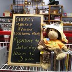 Photo by Mary Anne Peloza (@recordstoregal)