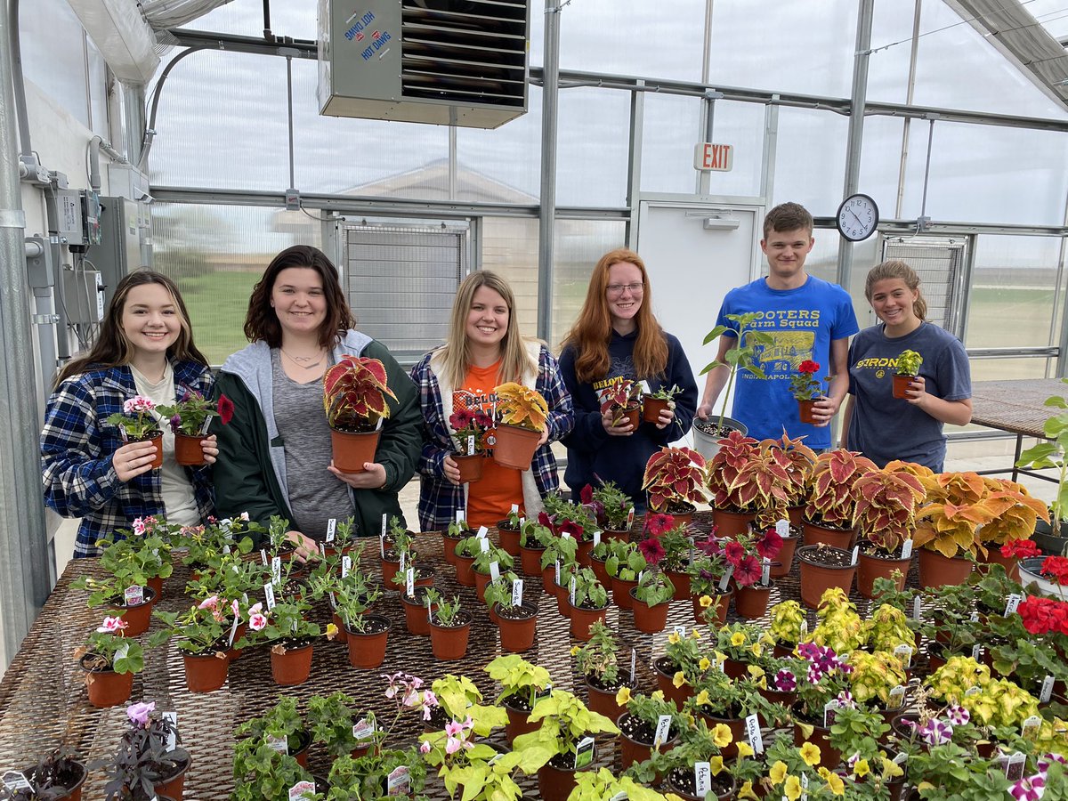 the_irish_aggie's tweet photo. Garner and the Greenhouse Girls- it’s not a band.. it’s our horticulture class! Stay tuned for details outlining the first ever plant sale hosted by the horticulture class and Beloit FFA being held next week!! #tpod #BeloitFFA #LearningByDoing https://t.co/phcB9K96Bb