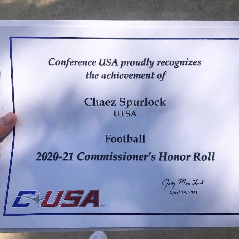 chaez21's tweet photo. Back to Back! @UTSA #BirdsUp 📚🏅🤙🏽 https://t.co/3Tu2OWFsyI