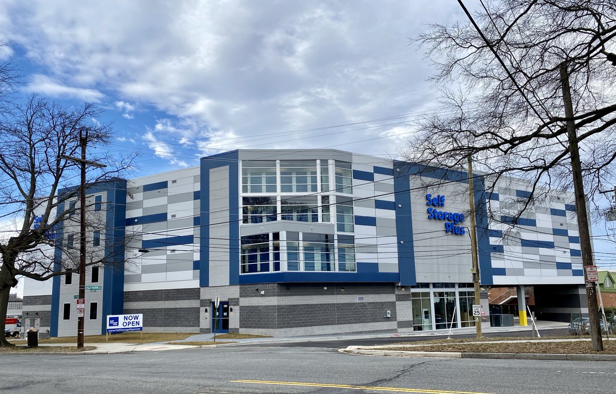 storagespaces's tweet photo. Need storage in Washington DC? This facility offers touchless access, online rentals, and  autopay options! 

Rent online: https://t.co/3pVfvdGJca 
Give us a call: (202) 964-6444 https://t.co/yJf6qBeAsD