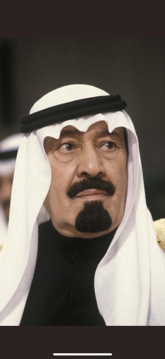 #خفضوا_البنزين

العاهل إلى (ذلّل) الفقر تذليّل
اليا نبت للفقر (شوّكه) دقمها
لازادات الأسعار (زاد) المداخيل
وفتح صناديق القروض ودعمها
——————————————

ماقسيت على شعبك الافي وفاتك💔
رحمك الله ياملك الانسانيه