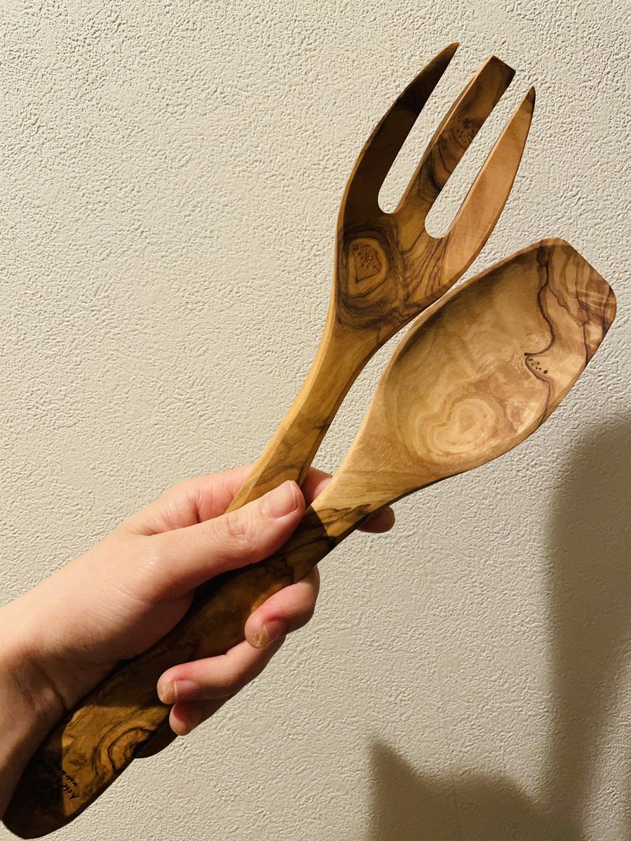 tamakikawakubo's tweet image. New cutlery! Perfect for mixing salads🥗 #cutlerydesign #lookingforwardtomixing #italiandesign #ありがと